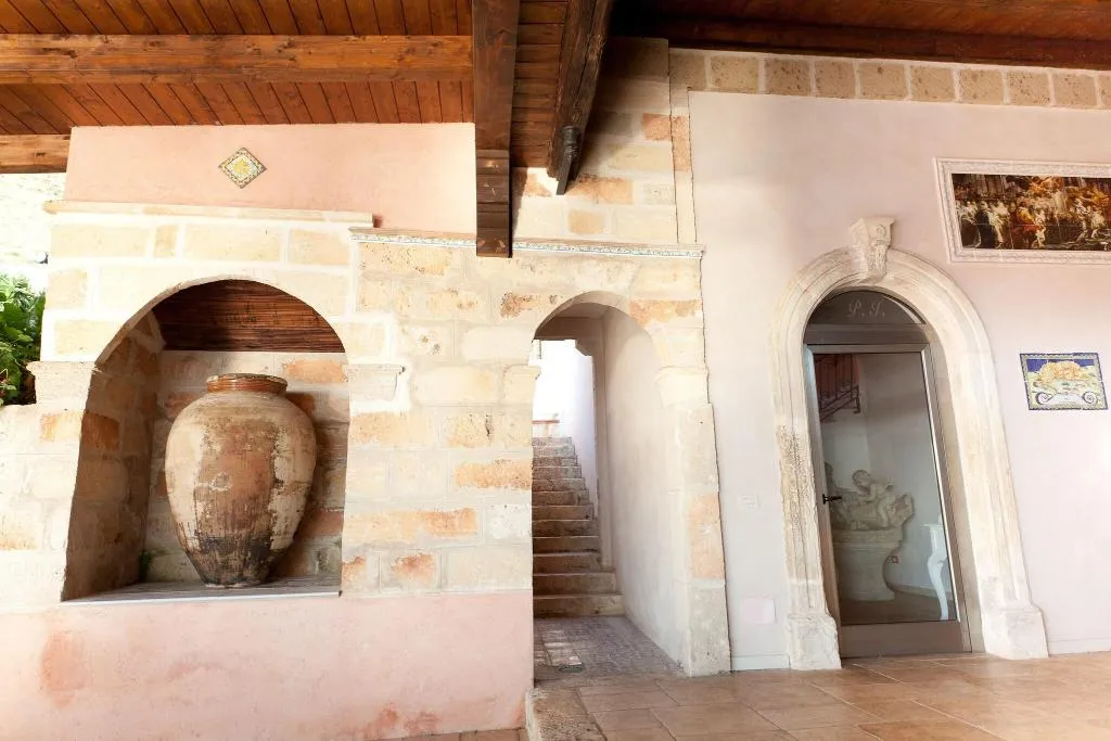 Lobby, Cala Dell'Arena, Palermo