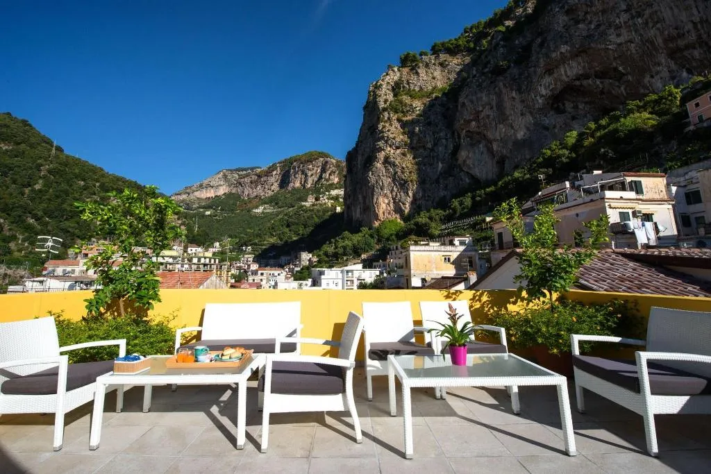 Room, Amalfi Luxury House, Naples