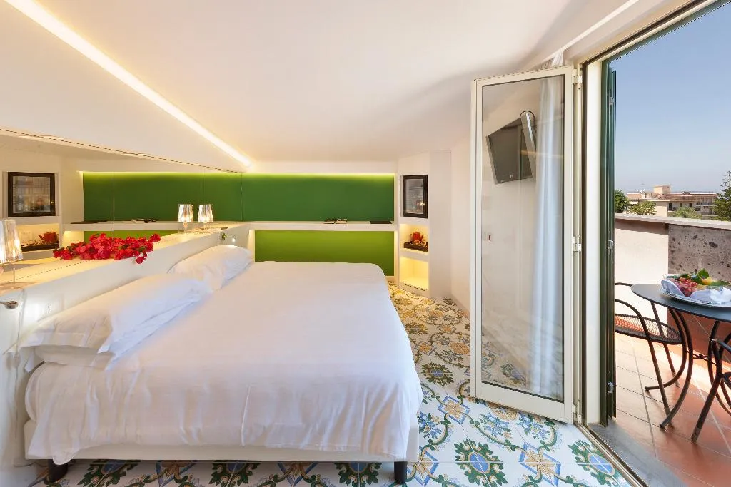 Double or Twin WITH VIEWS Room, Hotel Alpha, Naples