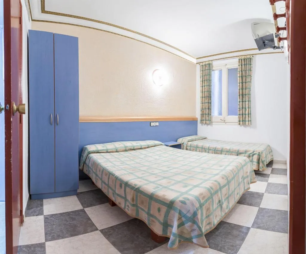 Room, Pensión Miami, Barcelona