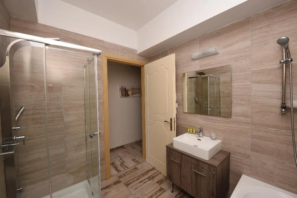 SUITE WITH PRIVATE POOL Room, RG Village Crete, Crete