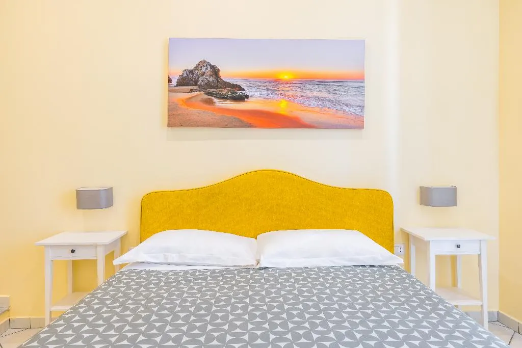 TRIPLE CLASSIC Room, La Casa Di Bruno, Naples