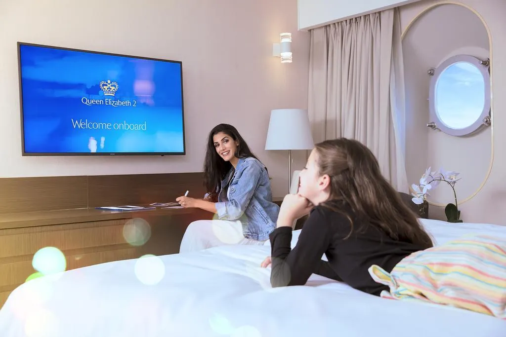 Double or Twin SUPERIOR Room, Queen Elizabeth 2, Dubai