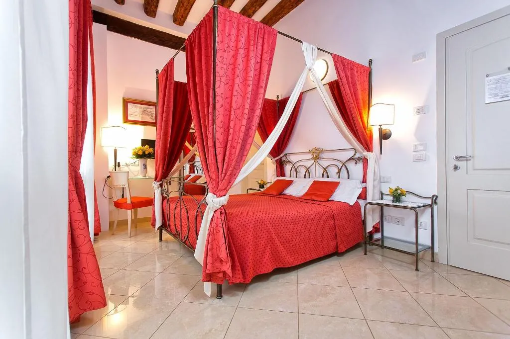 Room, Alla Vite Dorata, Venice