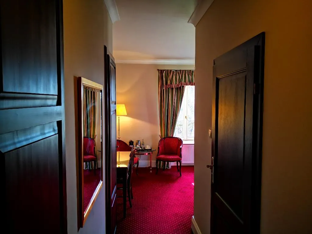 Double or Twin SUPERIOR Room, Dwor Sierakow, Krakow