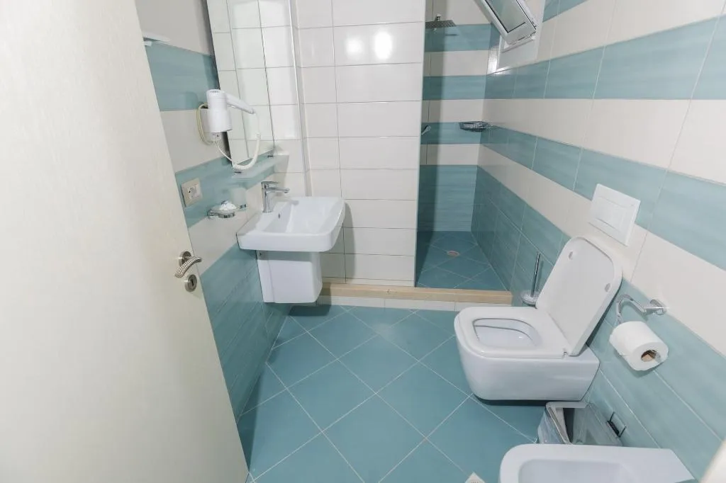 Room, Hotel Picasso, Kavaje
