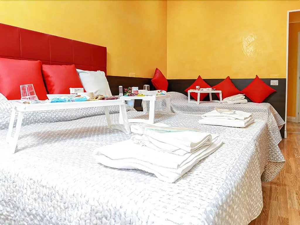 Room, Termini Suites, Naples
