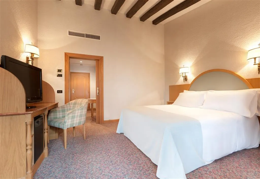 Room, Gran Hotel Los Angeles, Madrid