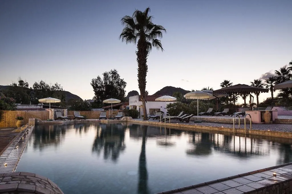 Pool, Eros, Palermo