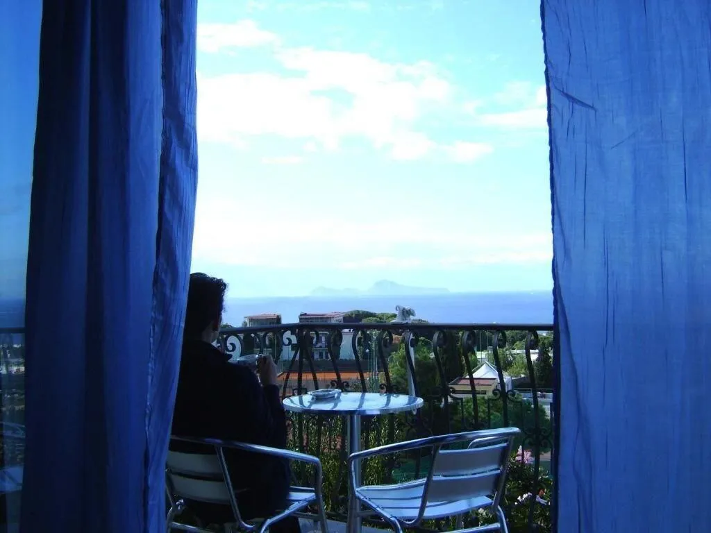 Room, Villa Patrizia Bb, Naples