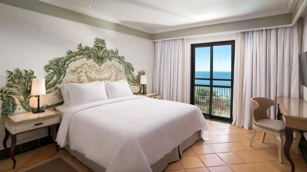 Room, Pine Cliffs Resort, Algarve