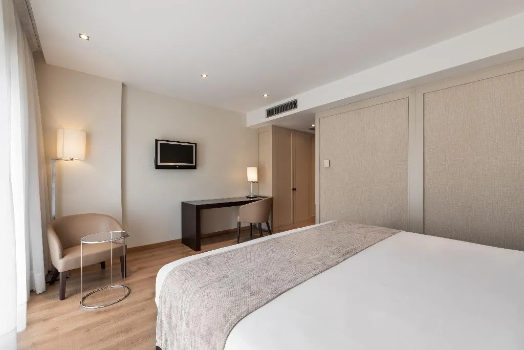 DOUBLE SINGLE USE DELUXE Room, Eurostars das Letras, Lisbon