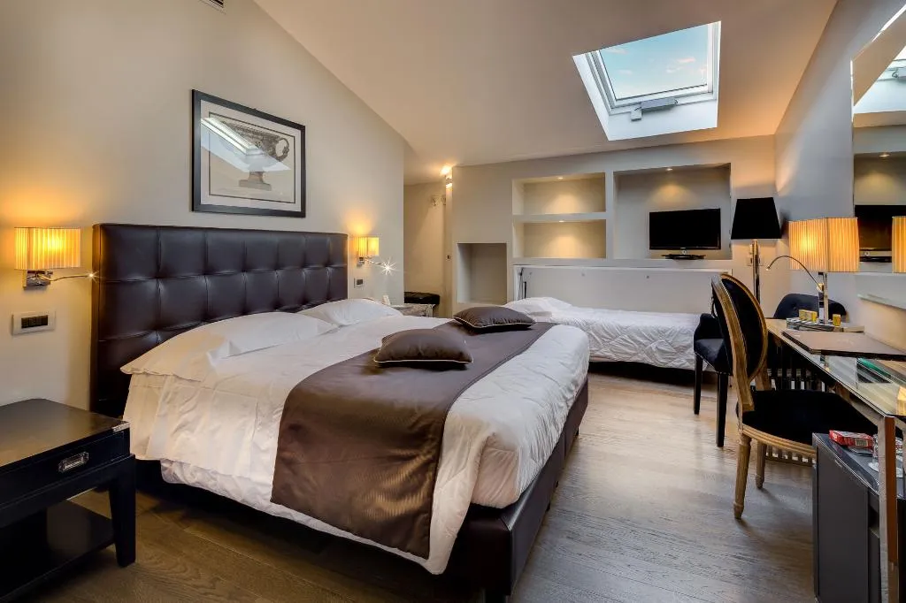 TRIPLE CLASSIC Room, Roma, Florence