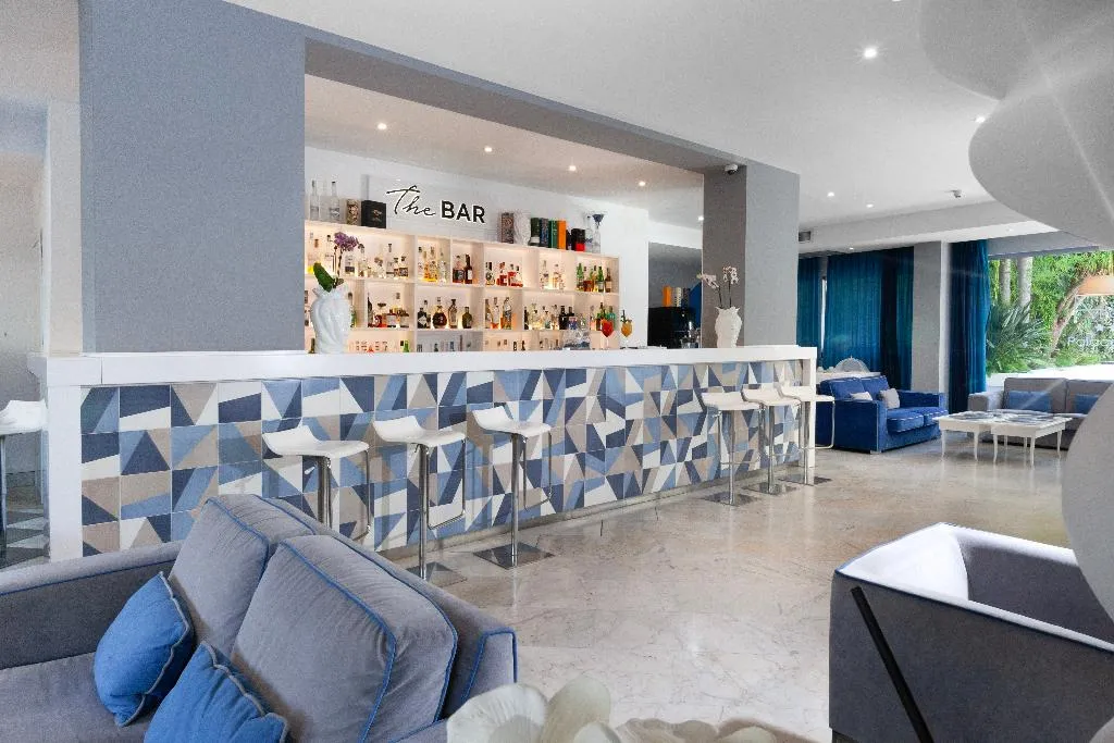 Bar, Atlantic Palace, Naples