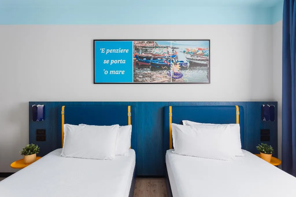 TWIN TWO BEDS Room, CX Naples Centrale, Naples
