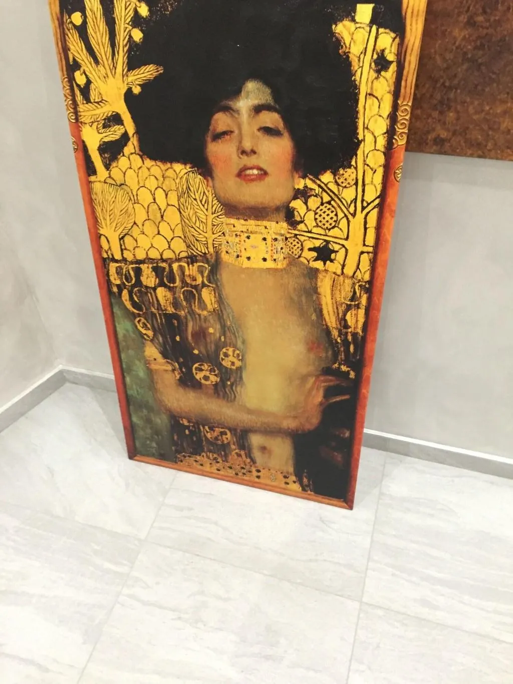 Lobby, Picaflor, Milan