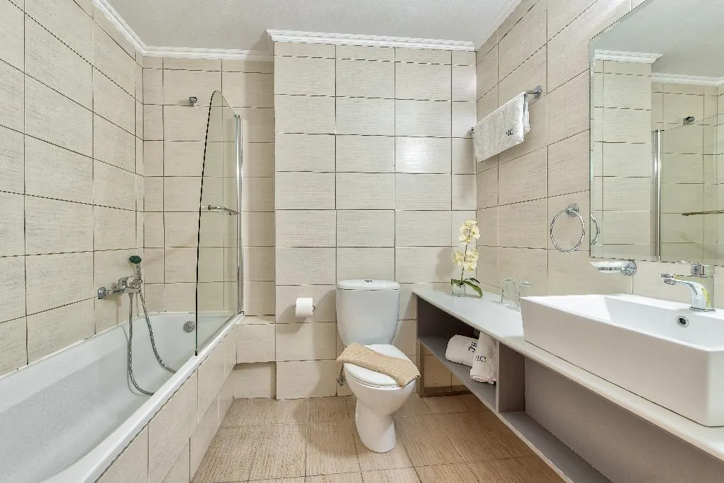Room, Contessa, Zante