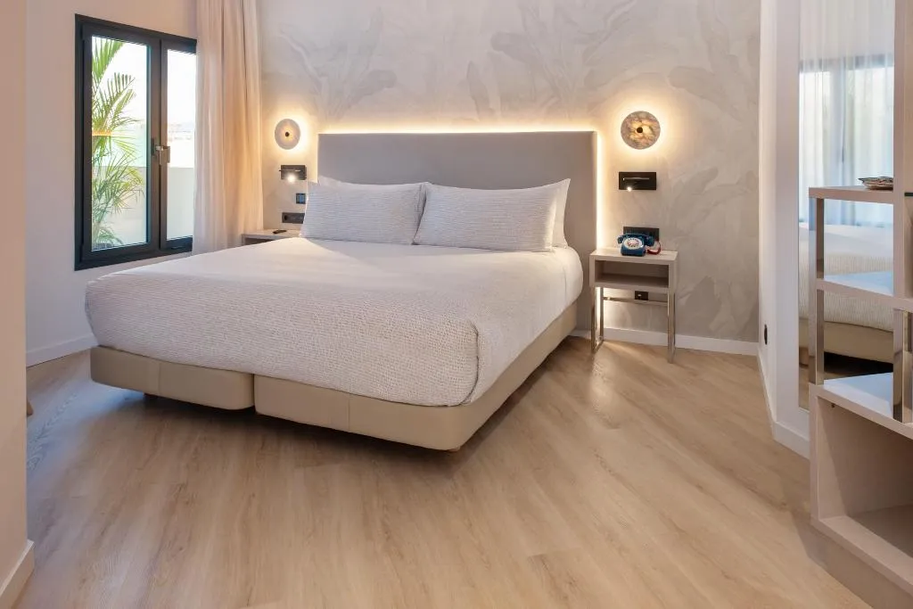 DOUBLE QUEEN SIZE BED Room, Innside By Meliá Tenerife Santa Cruz, Tenerife