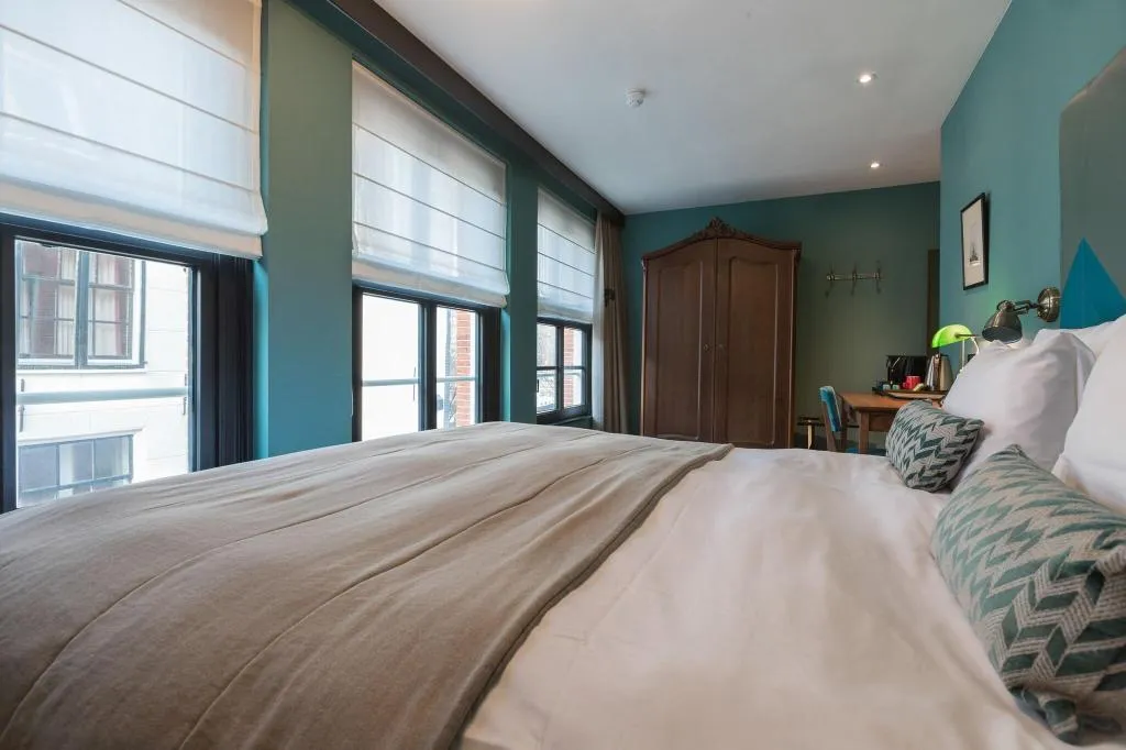 DOUBLE KING SIZE BED Room, The Hendrick S Hotel, Amsterdam
