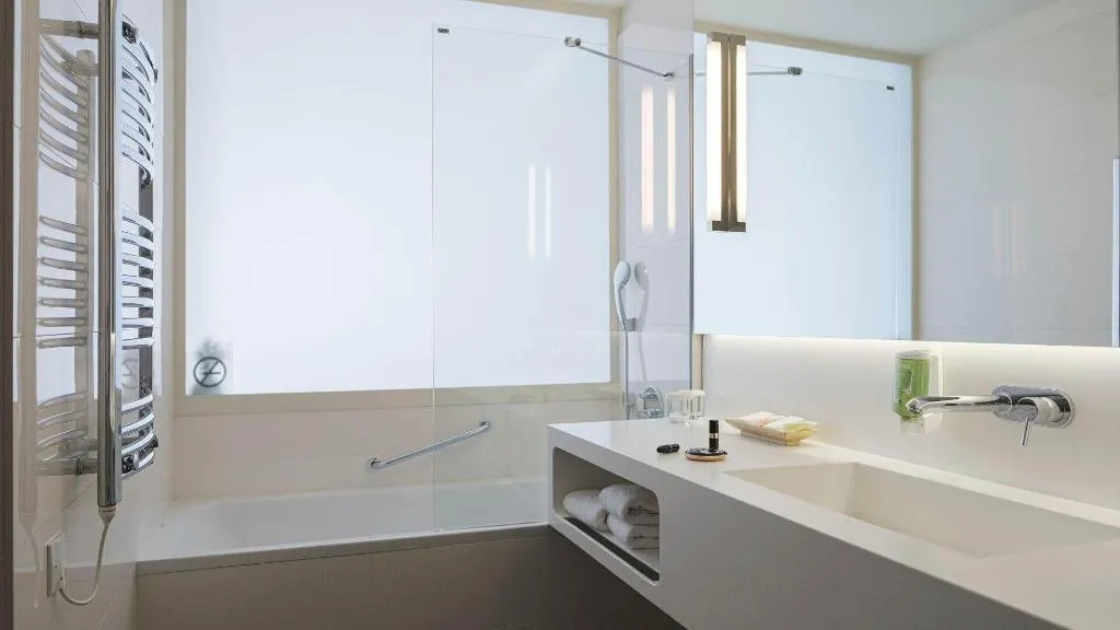 DOUBLE STANDARD Room, Split, Split