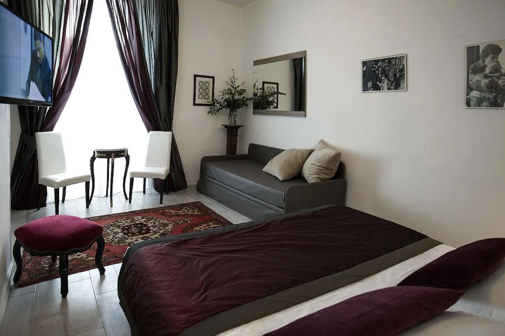 Room, Roman Holidays Cuore Dell Impero, Naples