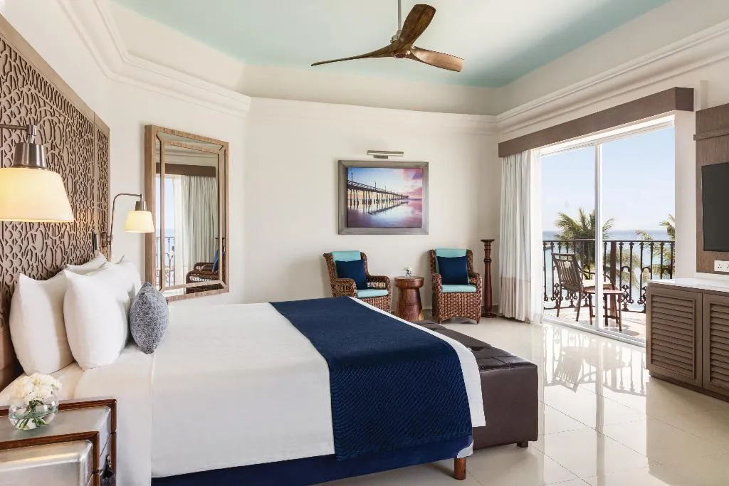 SUITE PREMIUM OCEAN FRONT Room, Wyndham Alltra Playa del Carmen Adults Only All In, Playa Del Carmen
