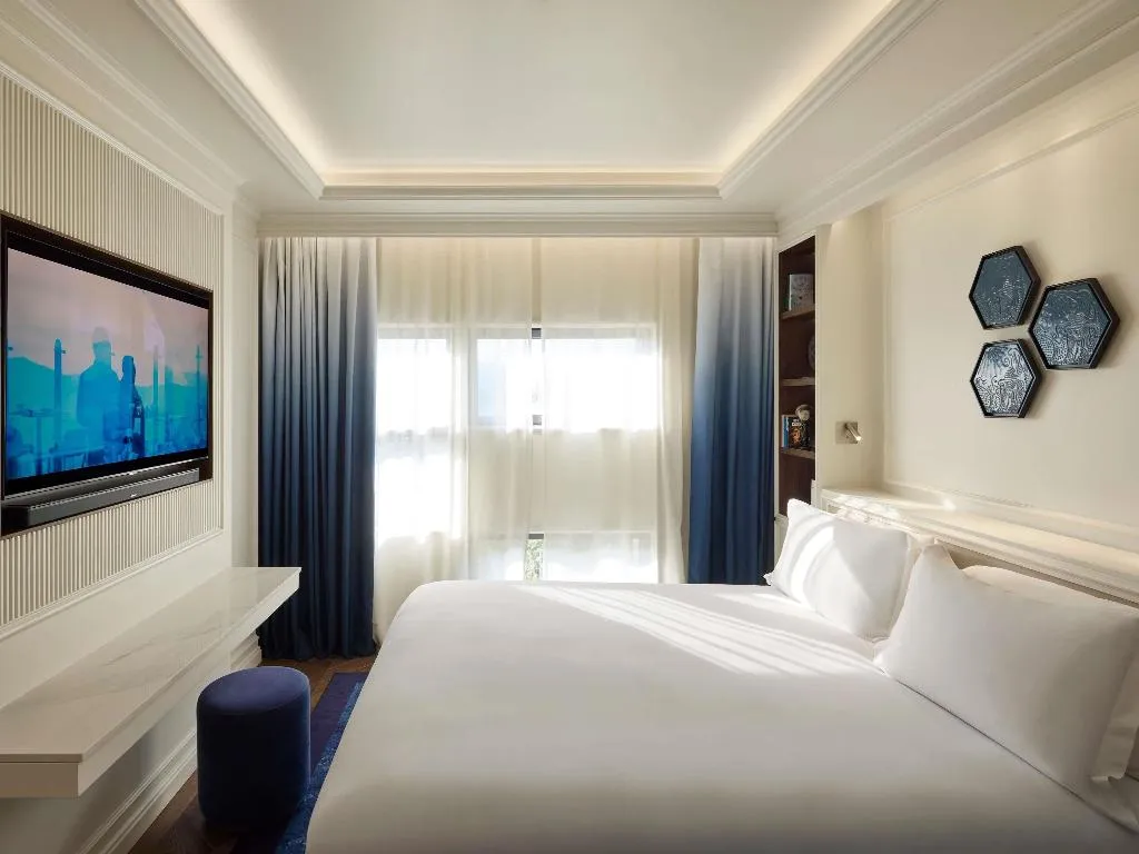 SUITE CITY VIEW Room, Sofitel Barcelona Skipper, Barcelona