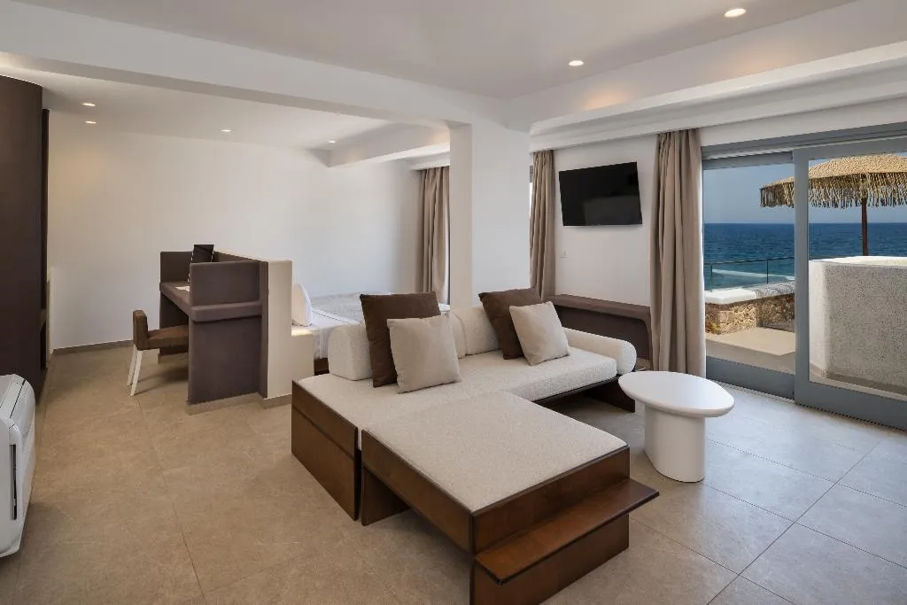SUITE BEACH FRONT Room, Aelia Thalassa, Santorini