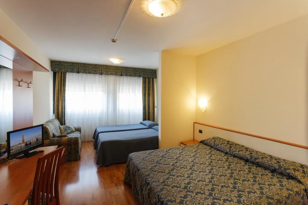 General view, Airmotel, Venice