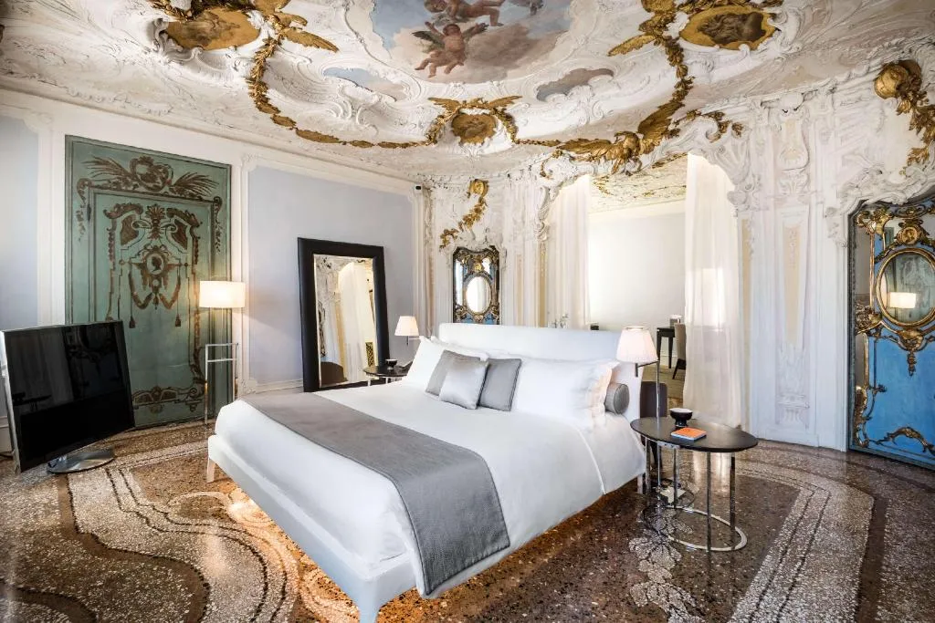 SUITE STANDARD Room, Aman Venice, Venice