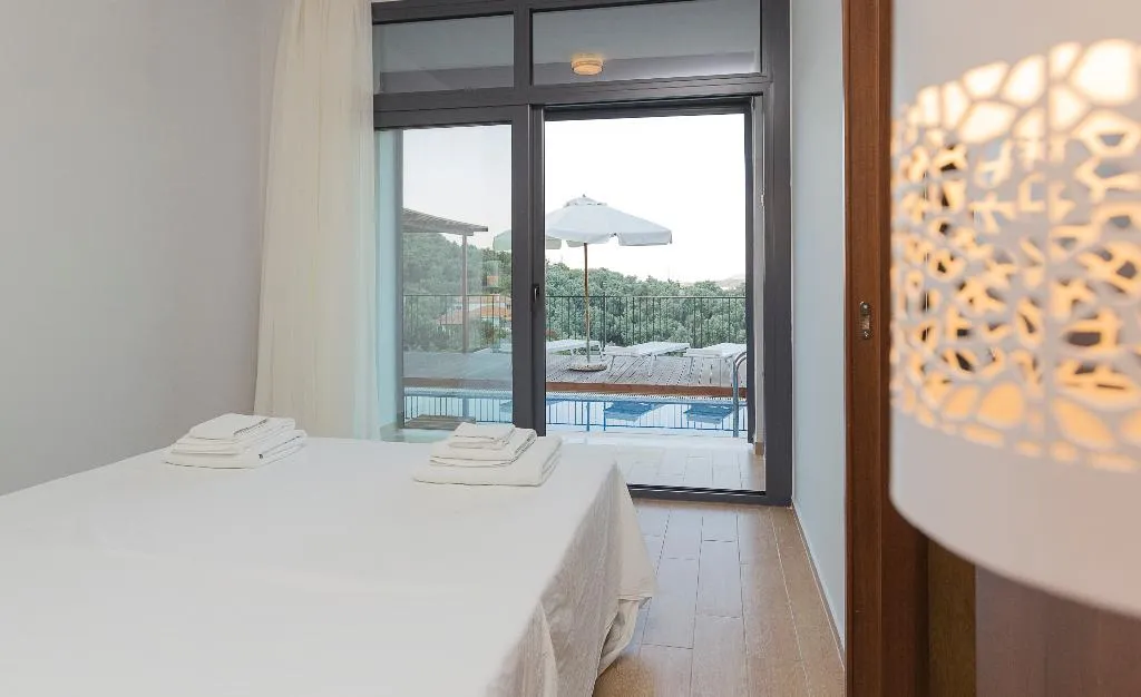 VILLA THREE BEDROOMS WITH PRIVATE POOL Room, Skiathos Gea Villas, Skiathos
