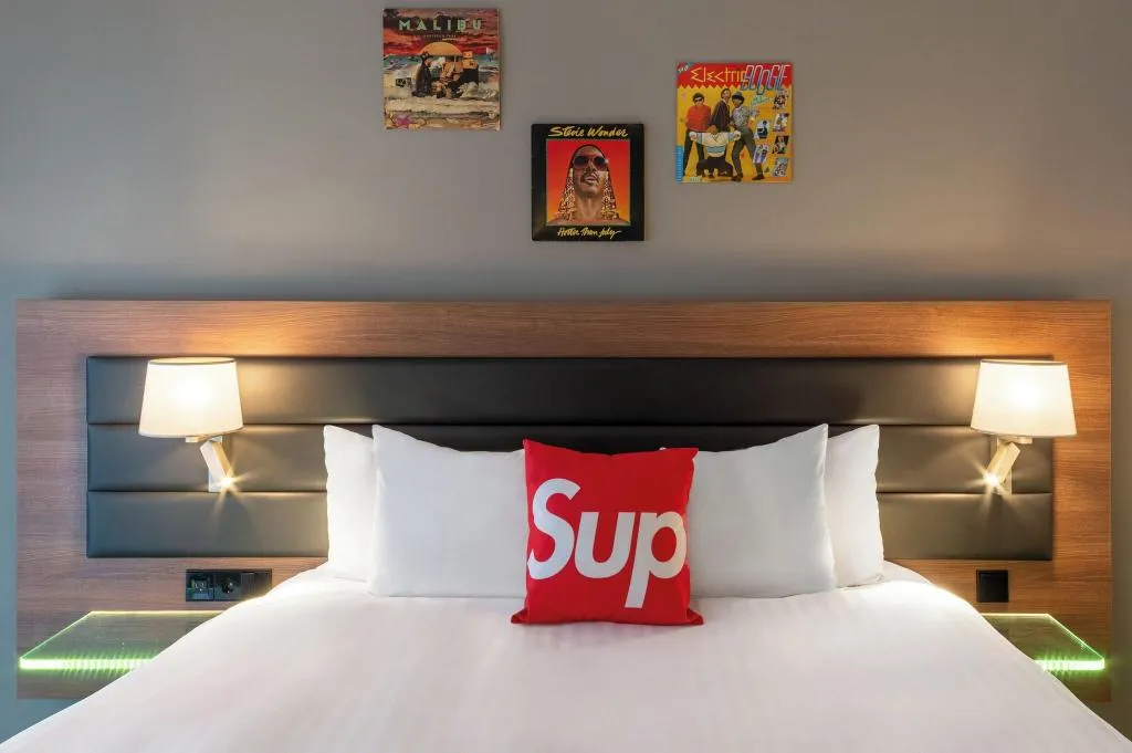 Room, Moxy Amsterdam Houthavens, Amsterdam