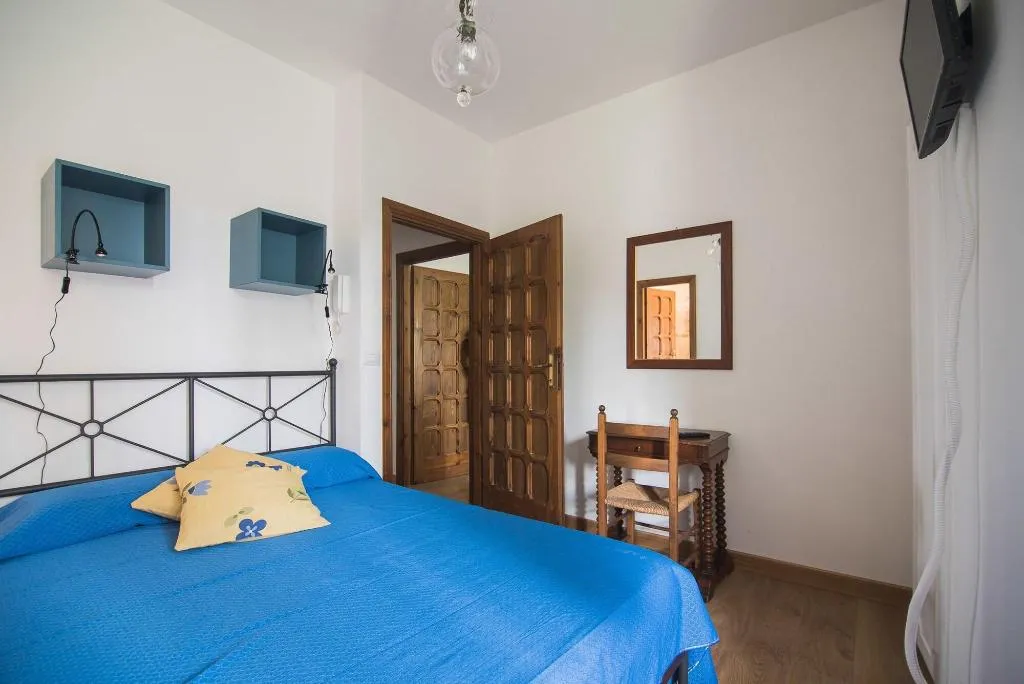 Room, Villa Degli Oleandri, Rome