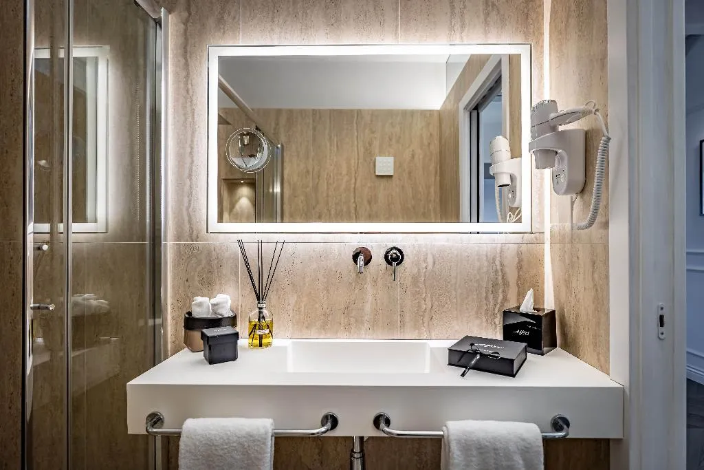 JUNIOR SUITE RIVER VIEW Room, Palazzo Alfieri, Florence