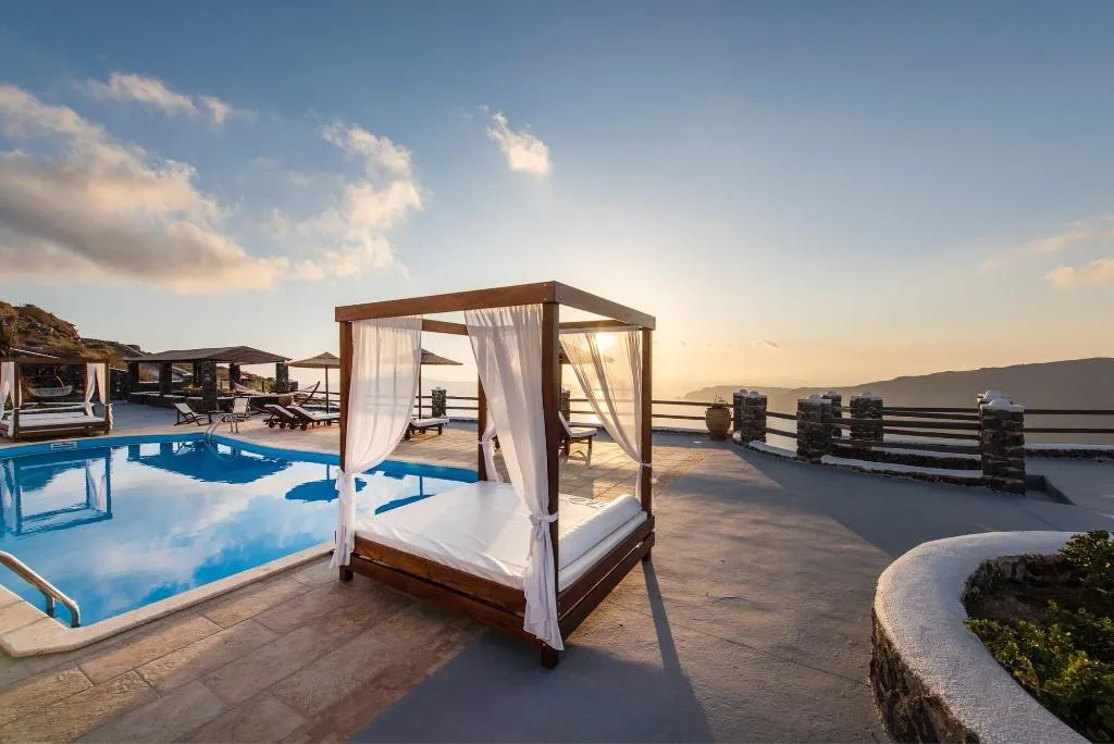 Sports and Entertainment, Caldera Memories, Santorini