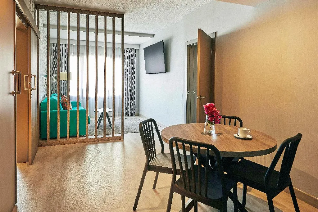 SUITE STANDARD Room, Hesperia Sevilla, Seville