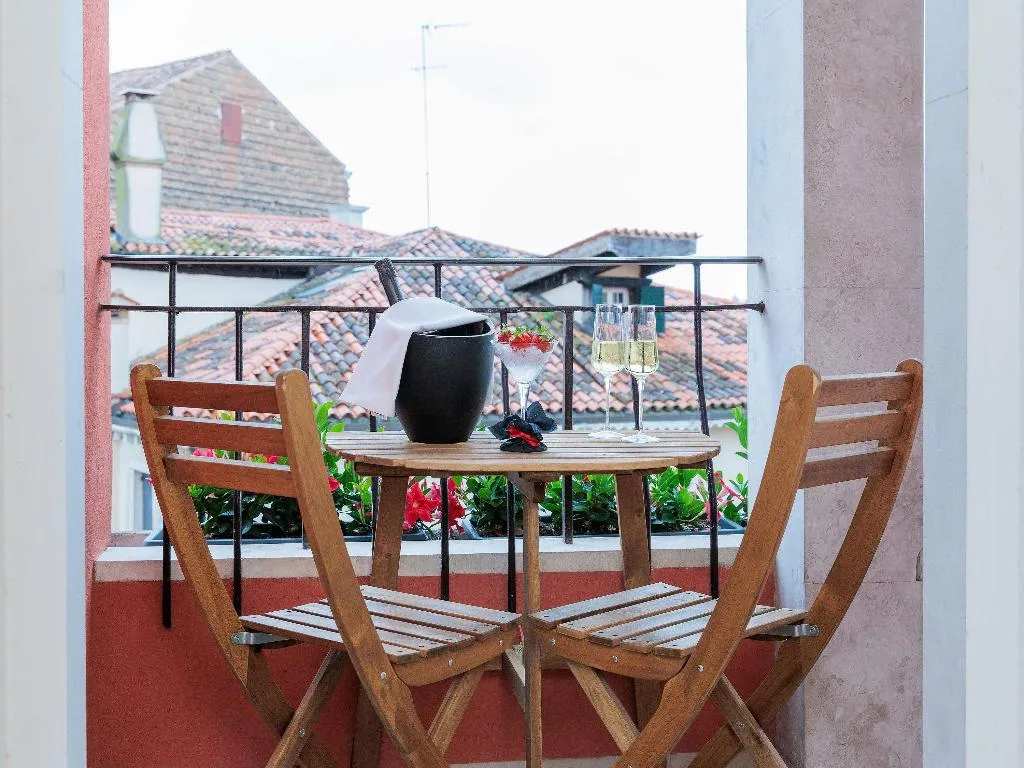 TRIPLE DELUXE CANAL VIEW Room, Papadopoli Hotel Venezia - MGallery Collection, Venice