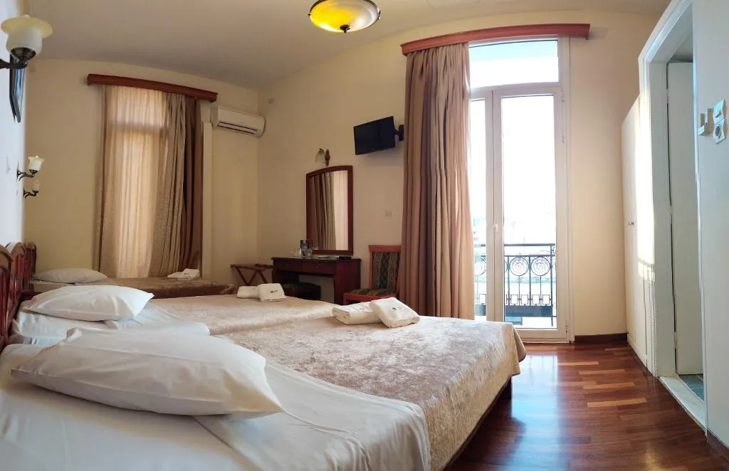 TRIPLE STANDARD Room, Cecil hotel, Athens