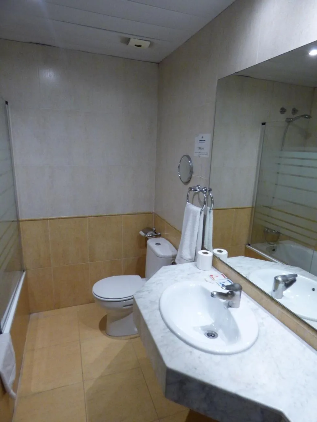 TRIPLE BASIC Room, Moderno, Barcelona