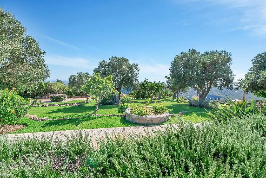 VILLA FIVE BEDROOMS WITH PRIVATE POOL Room, Shantivillas, Algarve