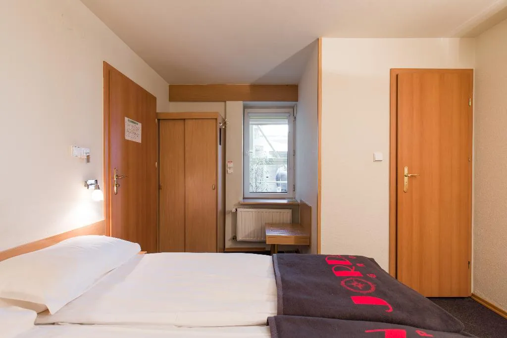 DOUBLE SINGLE USE ECONOMY Room, Jordan Guest Rooms, Krakow