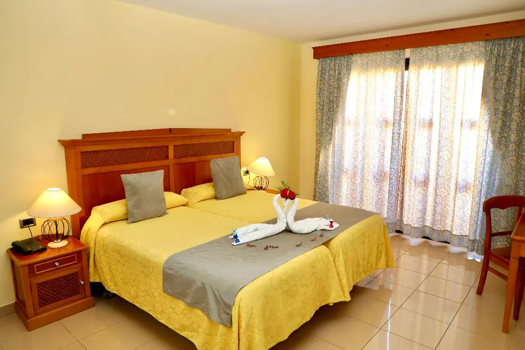 APARTMENT TWO BEDROOMS Room, Grand Muthu Golf Plaza Hotel & Spa, Tenerife