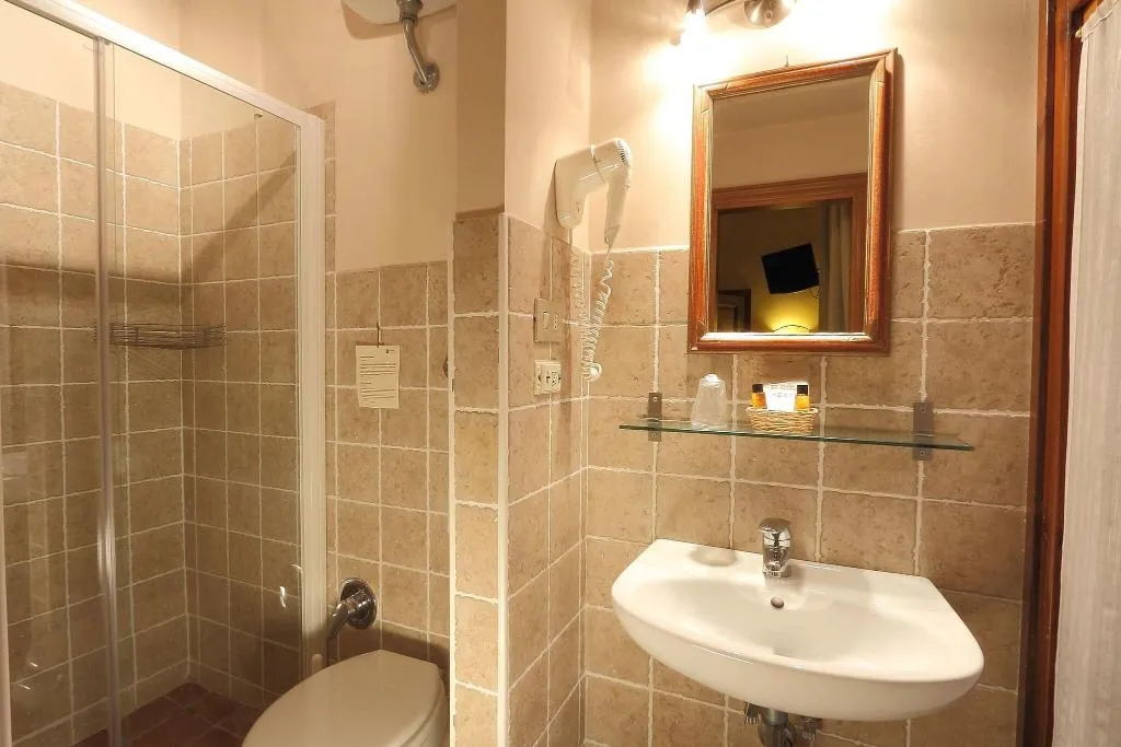 Room, Mario's, Florence