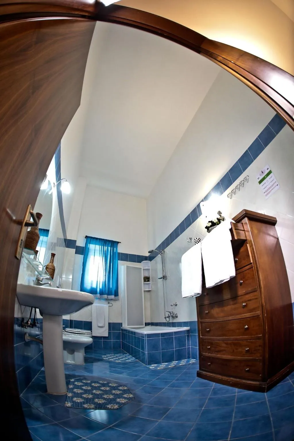 Room, Residence Confalone, Naples