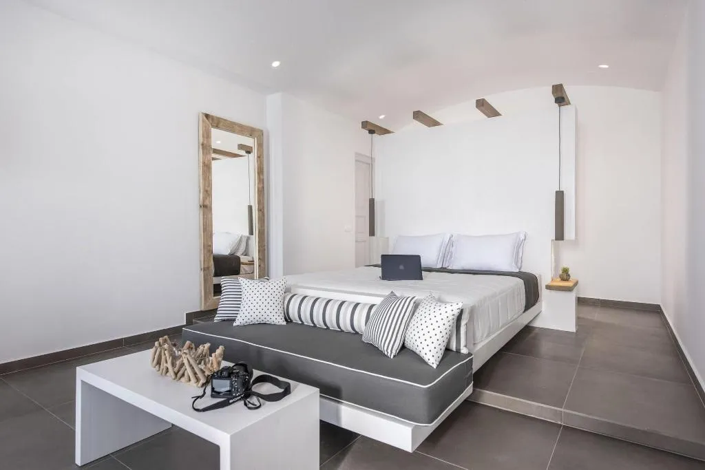 Room, Caldera Memories, Santorini