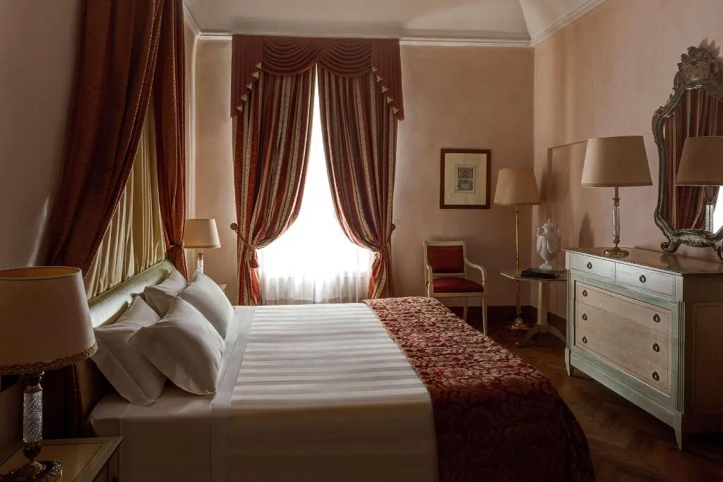 SUITE KING SIZE BED Room, Grand Hotel Villa Torretta, Curio by Hilton, Milan