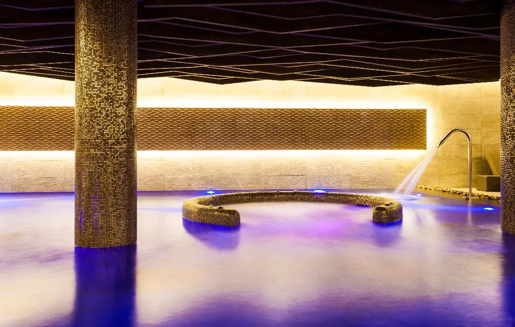Sports and Entertainment, Serrano Palace, Majorca