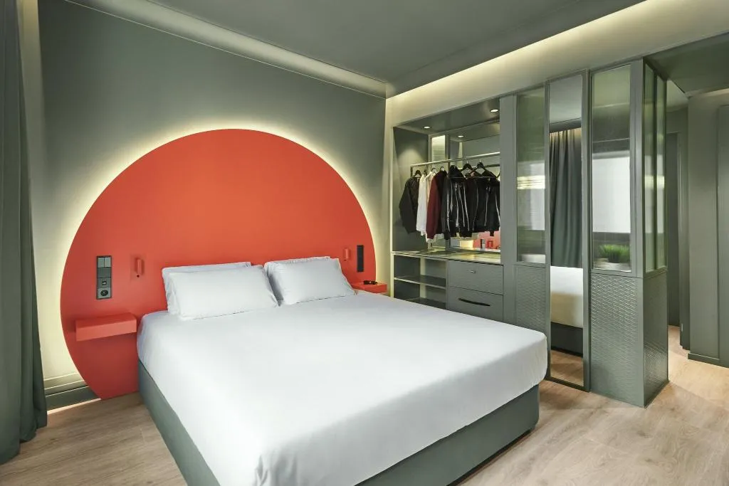 TWIN DELUXE Room, Chic & Basic Dot, Madrid