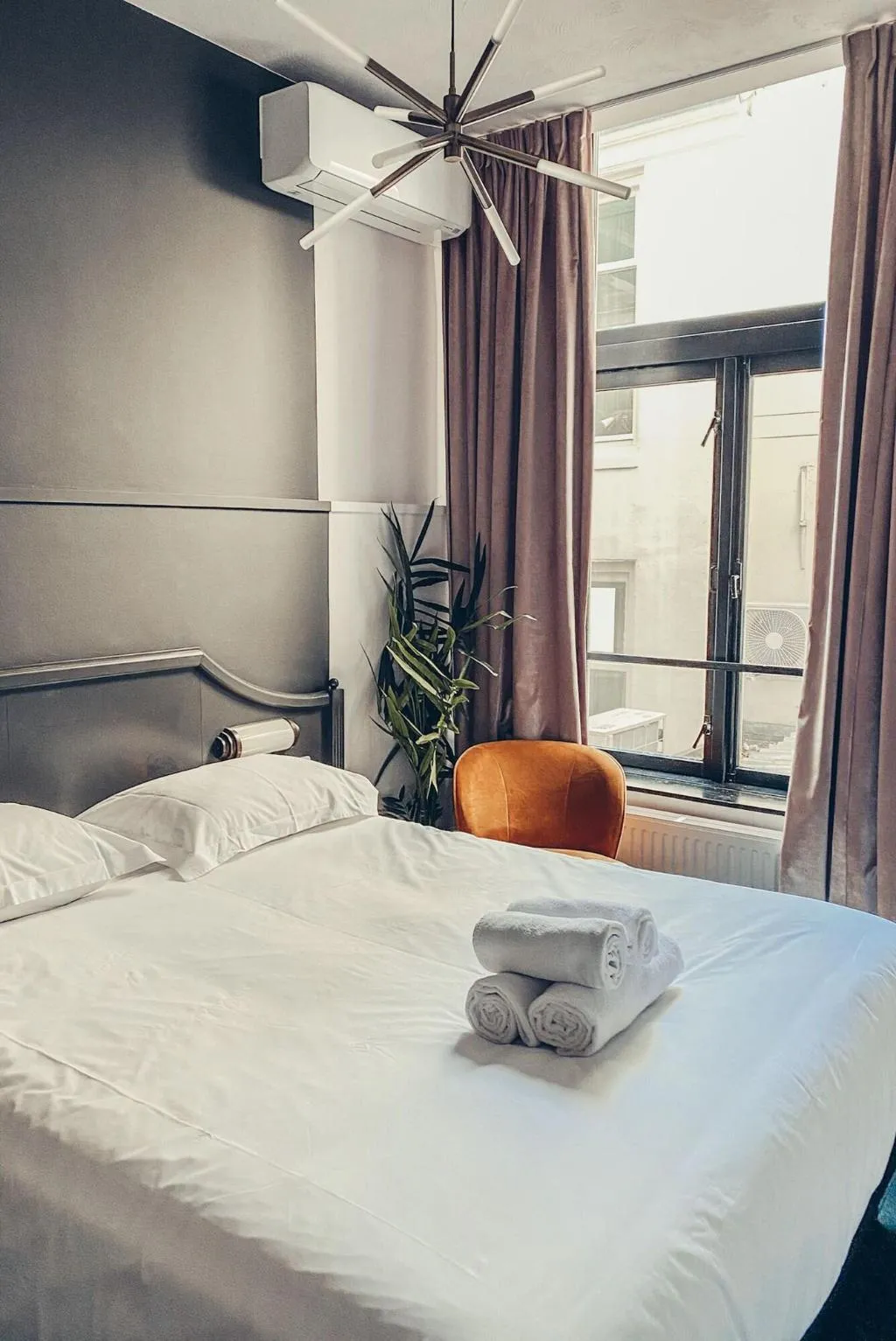 Room, Mr. Monkey Amsterdam, Amsterdam