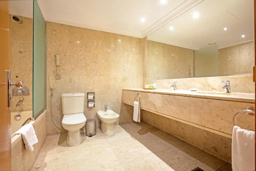 DOUBLE STANDARD Room, Dubai Marine Beach Resort & Spa, Dubai